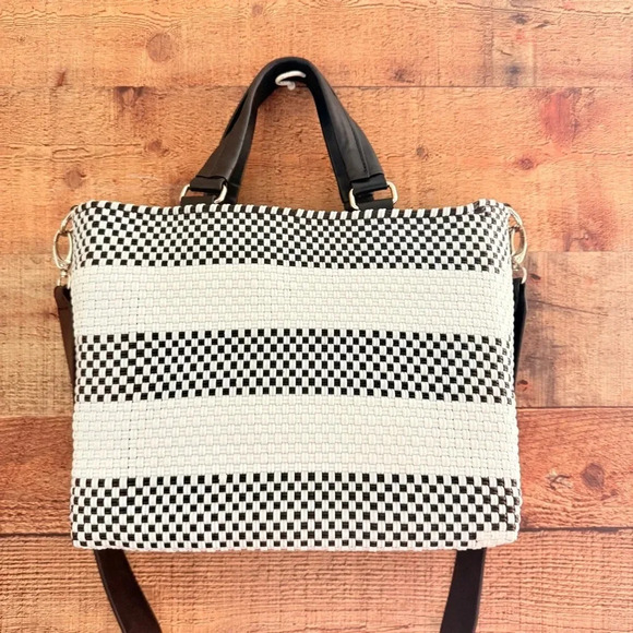 Tin Marin Lolo Medium Woven Crossbody W Drawstring Bag - Picture 4 of 10